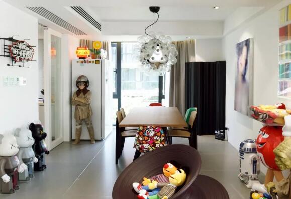 小伙花千万买车,小伙花千万买的别墅