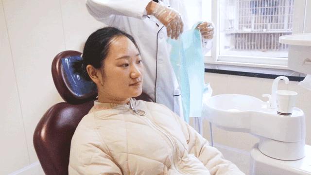 让你笑出自信的不止益达！仅39.9元抢成都华品口腔保健洁牙套餐！