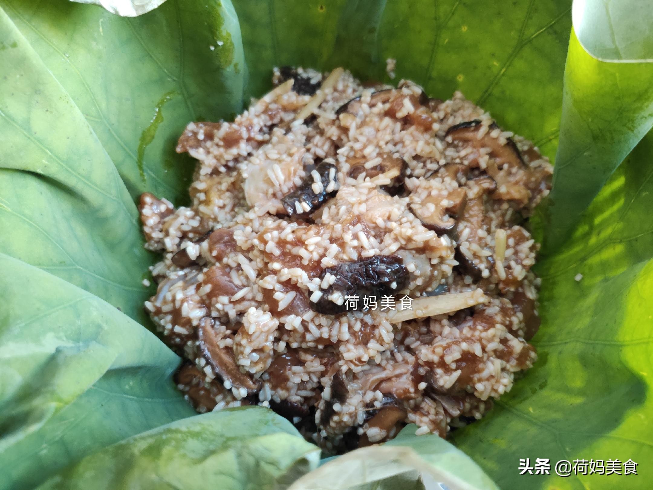 教你在家做荷香糯米鸡,清香软糯,入口滑嫩好吃,简单几步就搞定