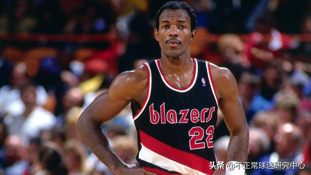 单赛季场均2抢断2盖帽,单赛季盖帽200+抢断200+