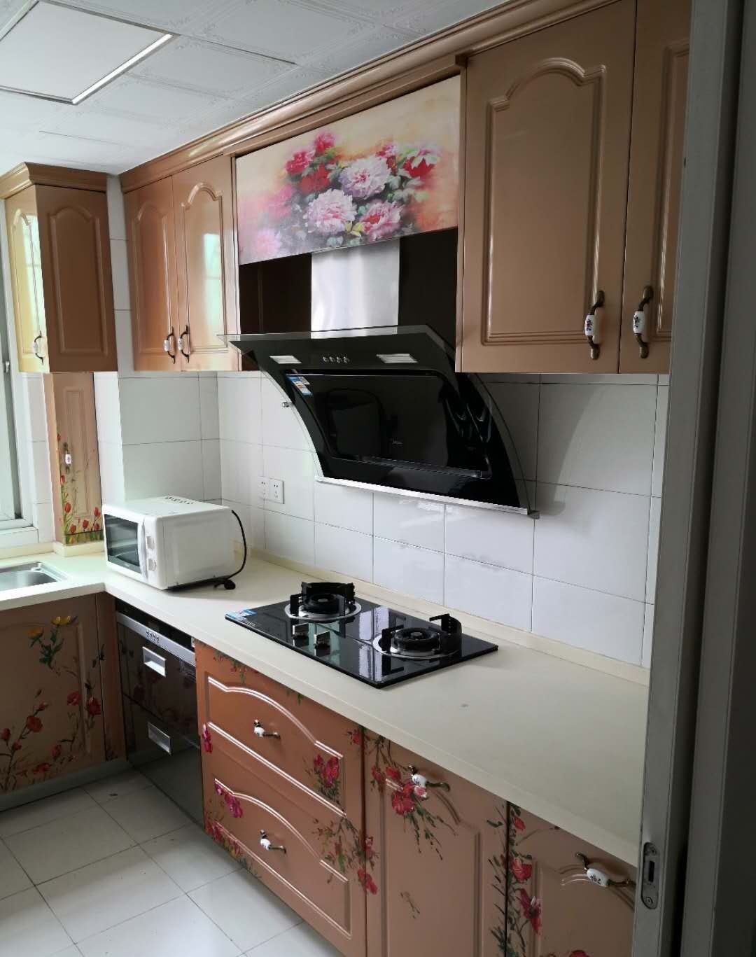 油烟机与橱柜缝隙太小怎么拆卸,有橱柜挡住了如何更换油烟机