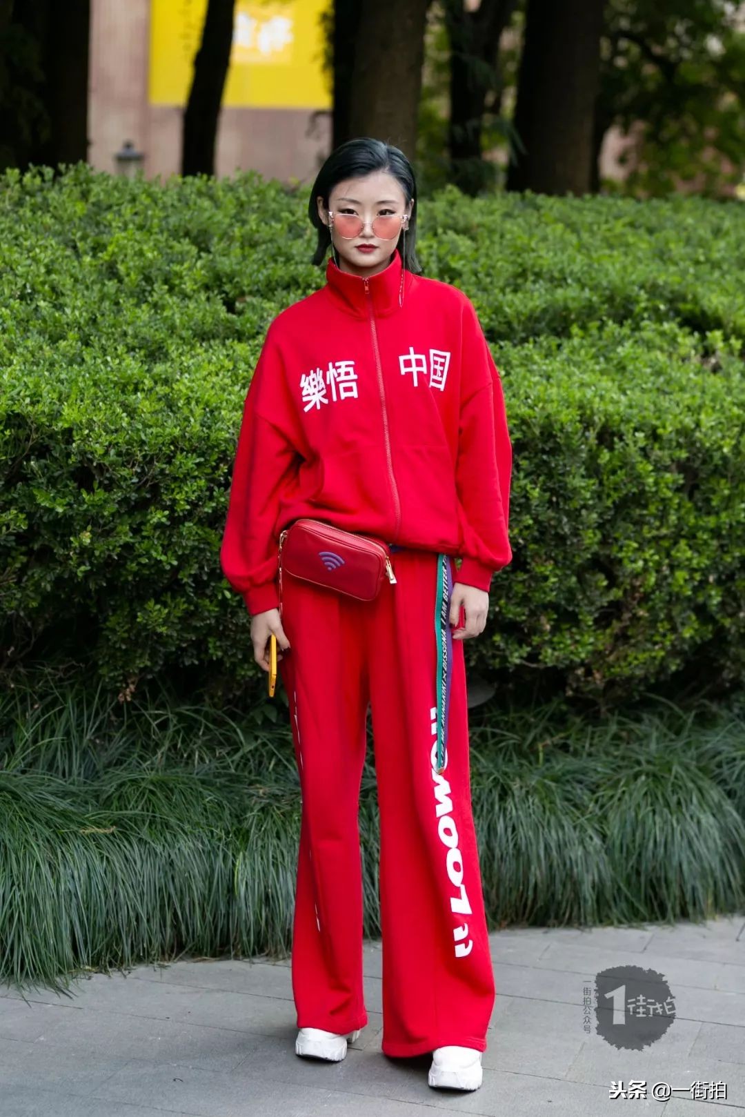 小姐姐教你如何穿出优雅感,红色怎么搭配更高级