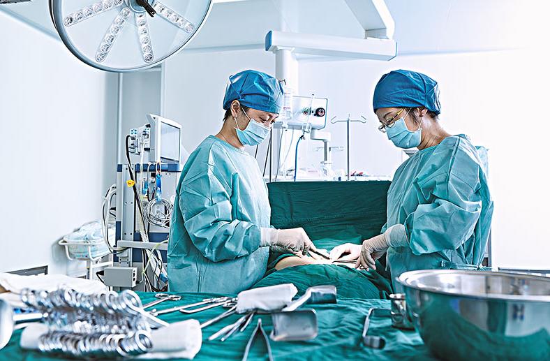 顺产为什么要切一刀,顺产割一刀能看出来吗