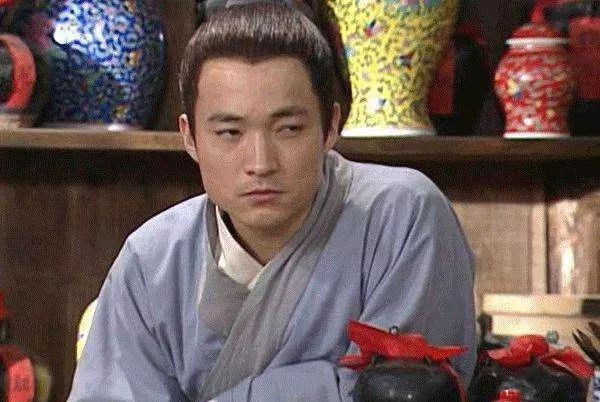 汉服那么好看为什么还穿现代装,汉服好看但是不能穿