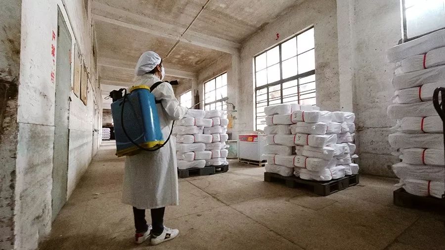 抗击疫情人员责任和担当,抗击疫情坚守岗位责任