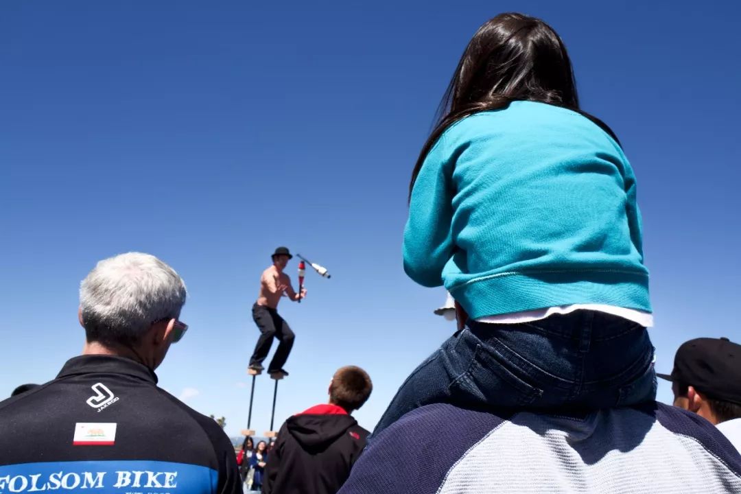 擎怀|于美利坚告别“6”的罗曼蒂克