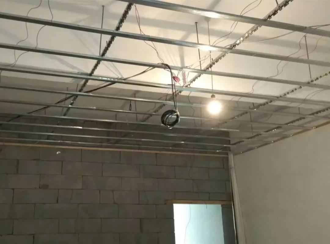 ktv装修一间二十平米包房多少钱,装修一个45平方的电音包房多少钱