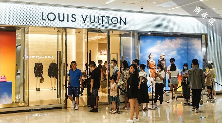 大家都在排队买奢侈品,为什么大家都在买豪车