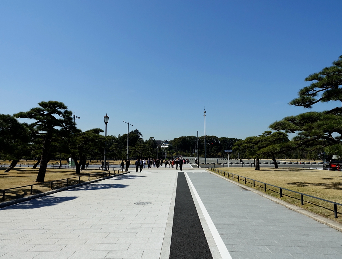 日本皇宫的屋顶为什么是绿色的,日本皇宫为什么这么简陋