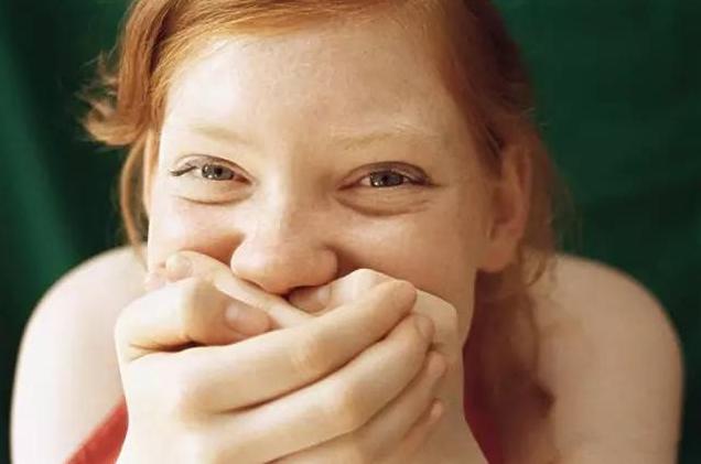 牙齿缺失牙根还在的最佳修复方法,缺失一颗牙齿可以拔掉不修复吗