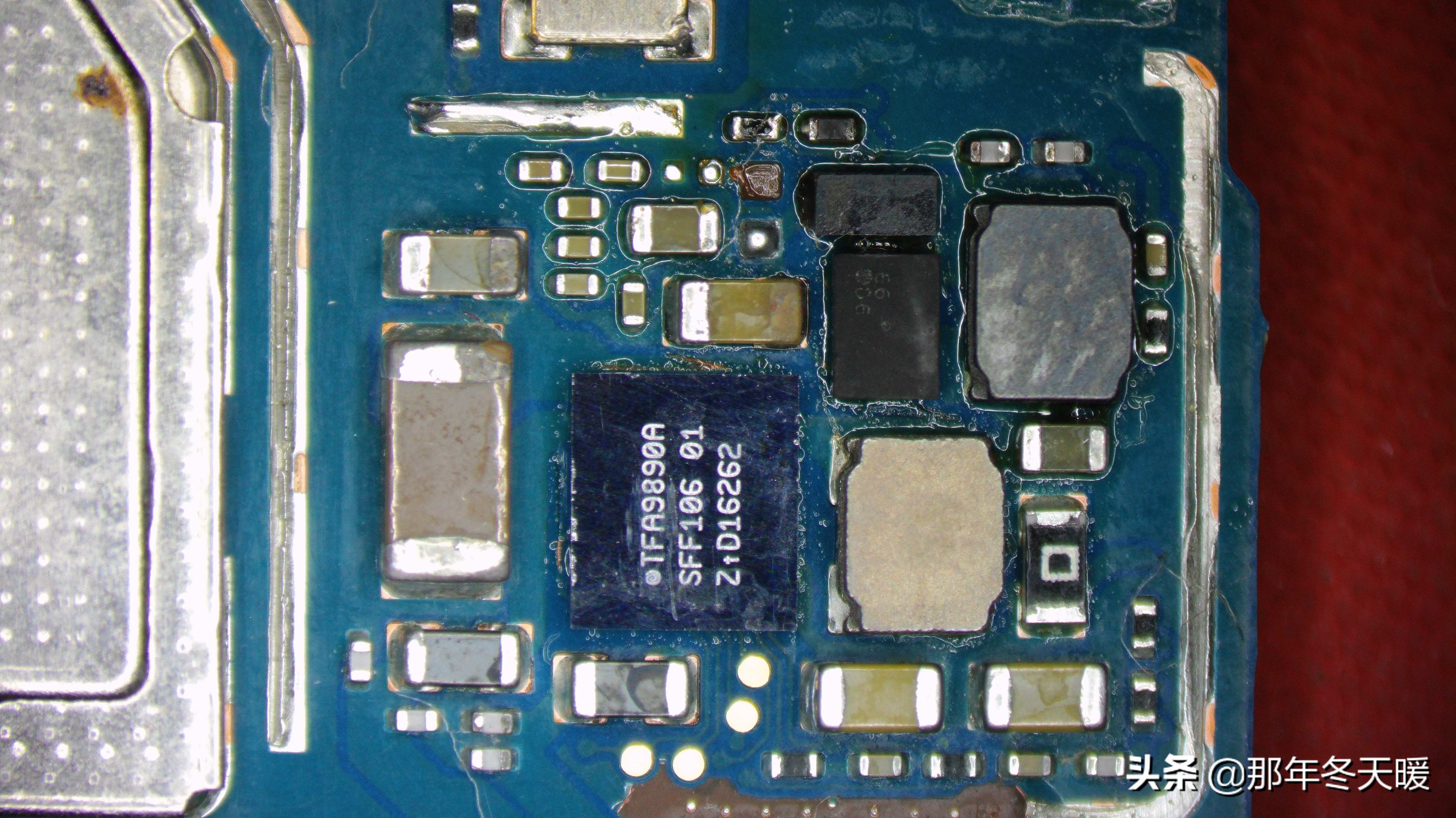 OPPOA59m进水不显示维修一例