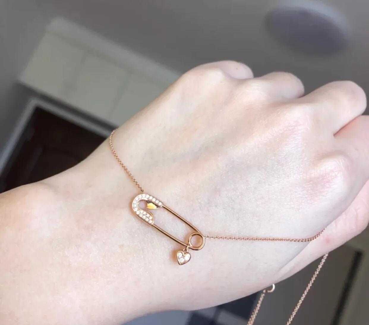 纯金卡地亚梵克雅宝,卡地亚手镯18k金为什么这么贵