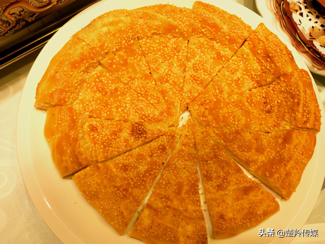 这家烤羊店太火了,襄阳流动烤全羊