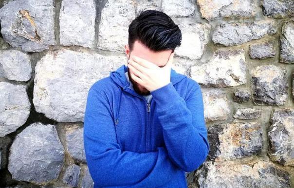 过了青春期男生还会长胡子吗,过了青春期男生还会长痘吗