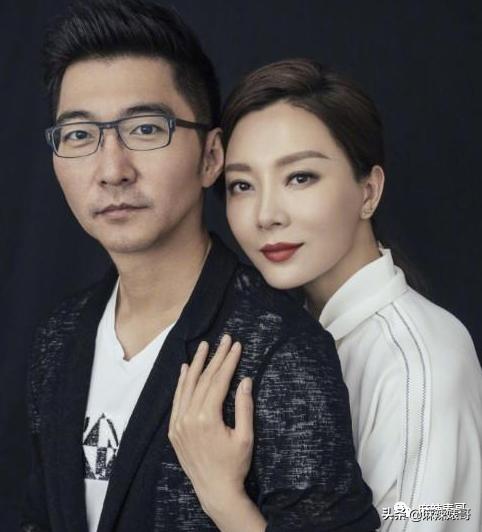 陈数和老公接吻照片,陈数老公回应搂抱年轻女子