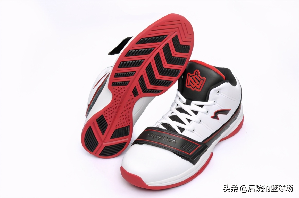 纳什露友风之子球鞋,纳什为什么弃用阿尔德里奇