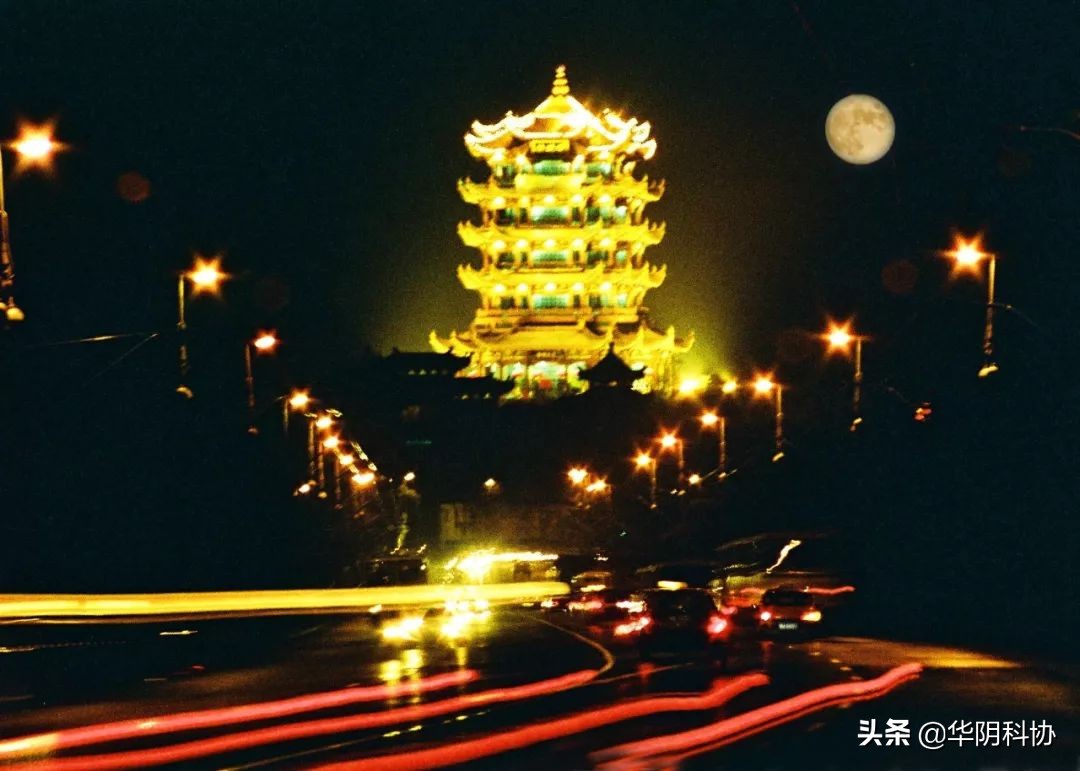 元宵佳节月圆灯明国泰民安,今夕元宵