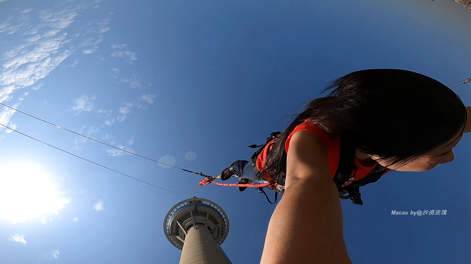 从3米高空跳到水里,世界最高蹦极澳门塔挑战成功