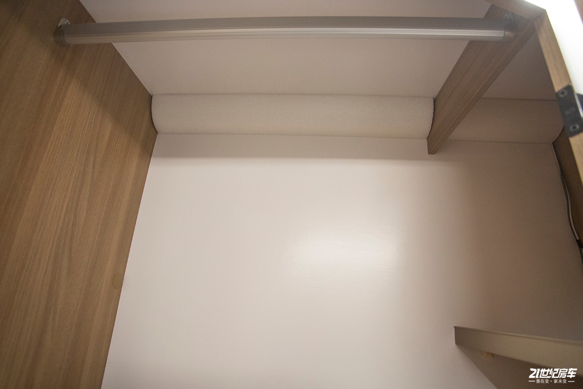 英国百丽d4,发现4拖挂式房车