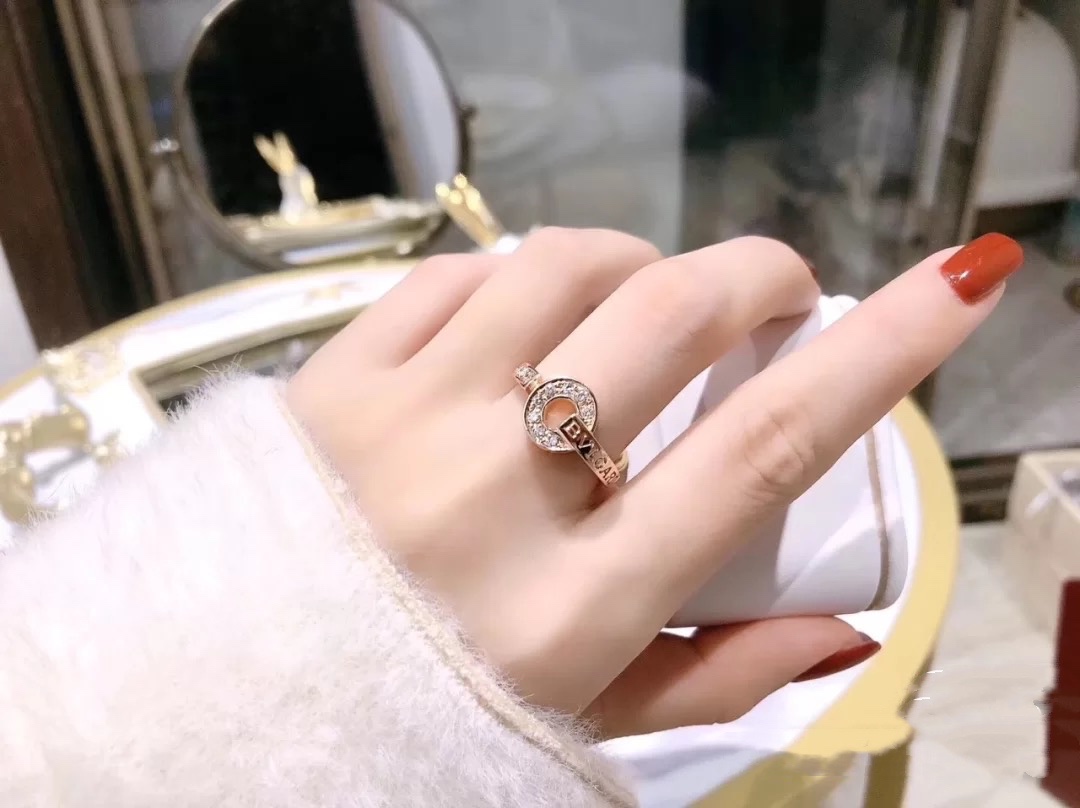 宝格丽戒指如何鉴定真伪，几个小方法，你知道吗？