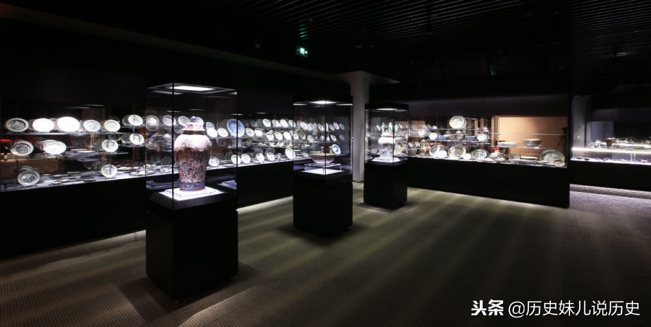 鉴宝专家地摊淘文物,鉴宝专家鉴定一件上千万文物