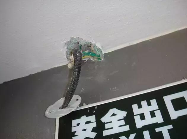 老电工教你看懂电路技巧,老电工教你电工知识380伏带电作业