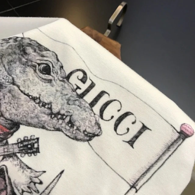 王一博古装黑色衣服,王一博黑色真丝衫