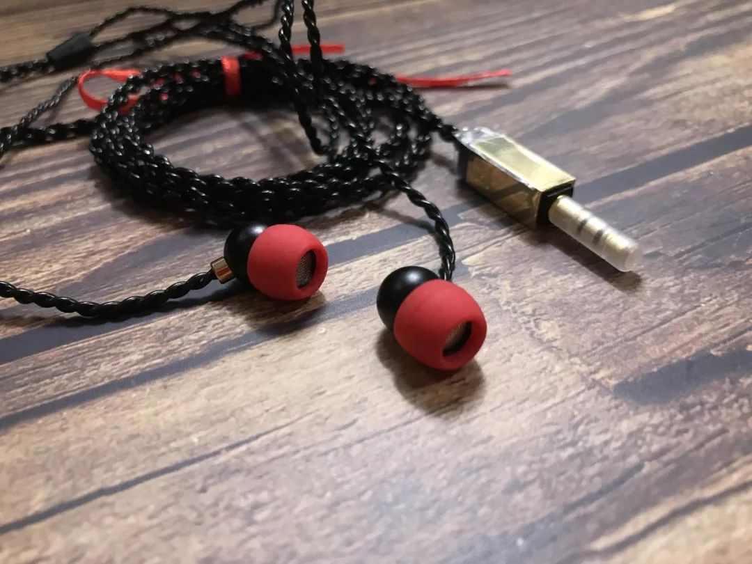 适合送给女生高颜值耳机,女士礼物高档实用耳机