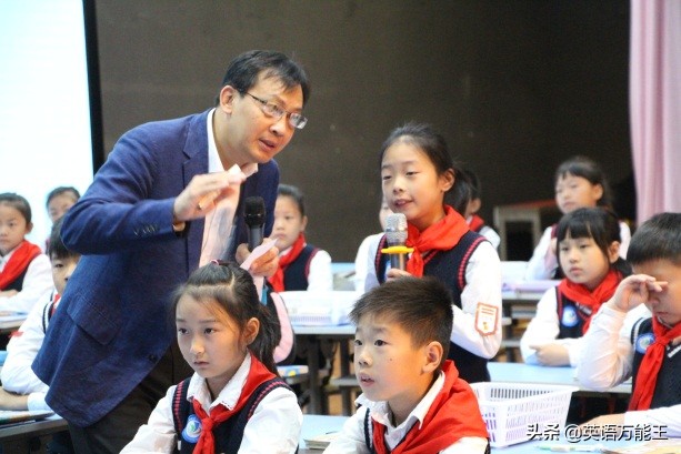 高职高专教师职业前景,教师和公务员哪个职业发展前景好