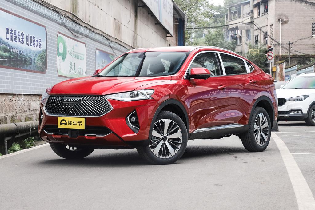 底盘方面，前麦弗逊式独立悬架+后多连杆悬架的调校比较扎实稳健