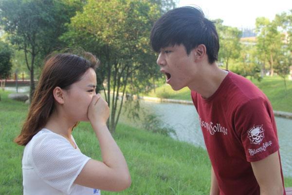 长期口臭怎么治最快最有效,口臭很尴尬9个方法轻松消除口臭