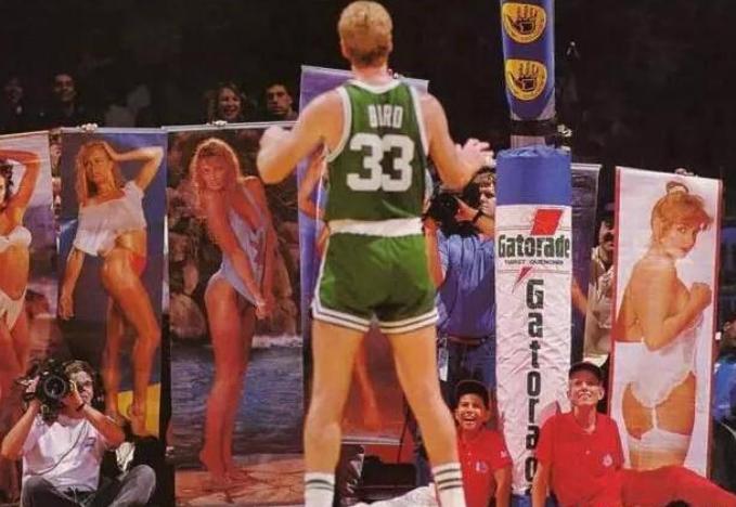 球迷干扰拉里伯德罚球照片,球迷干扰罚球经典视频