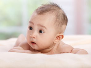 婴儿头发黄稀疏是什么原因,新生儿头发稀少需要吃什么