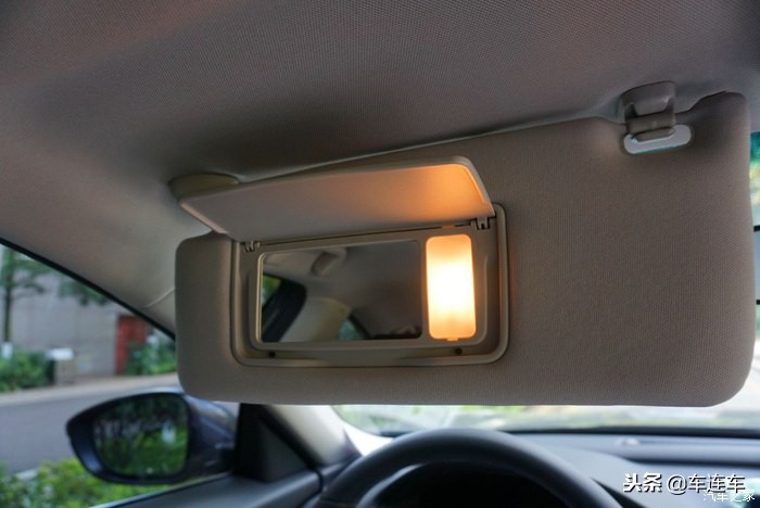 十代雅阁混动版与英诗派太空银,十代雅阁太空银还是白色好看