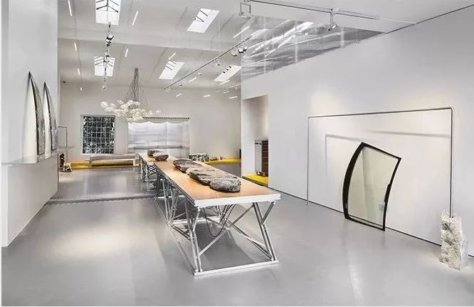 从濒临倒闭到年营收25万,从濒临倒闭到市值266亿