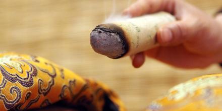 艾灸为什么感觉没力气,艾灸的时候艾总是灭是怎么回事