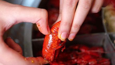 千人涌入二桥头狂欢！苦等365天，随州这个撸虾圣地一夜爆店！