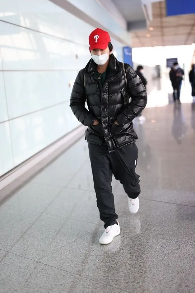 鐜嬪ぇ闄哸j1澶瑰厠,妫掔悆鏈嶆惌閰峚j1鏈夊濂界湅