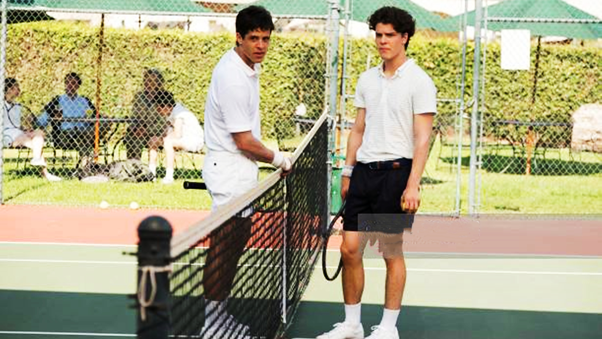 1989年,美国富豪家中睡觉被杀,警察全力侦破,凶手竟是他的儿子