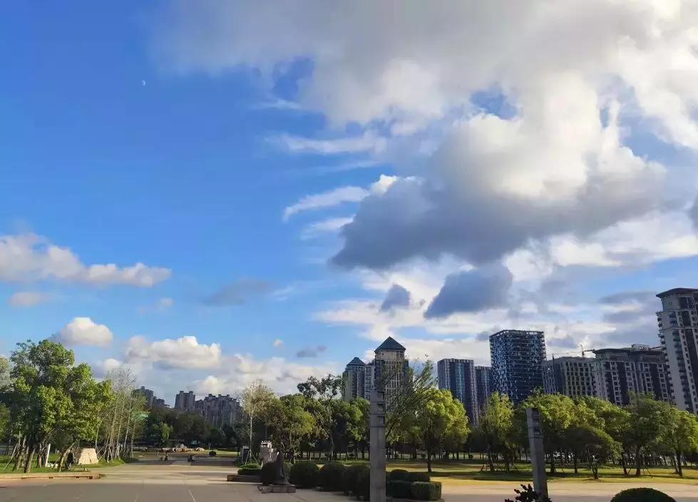 蓝天白云晴空万里发朋友圈,蓝天白云晴空万里宝应