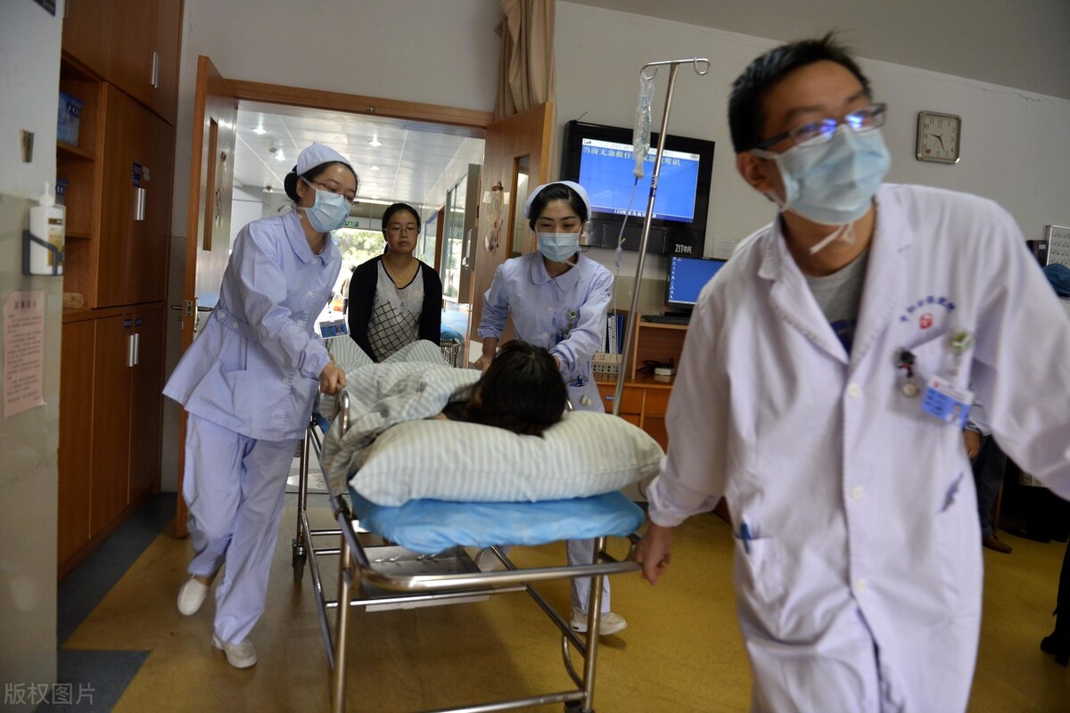 脑梗不能马上扶起来,脑梗早期不能溶栓用什么药