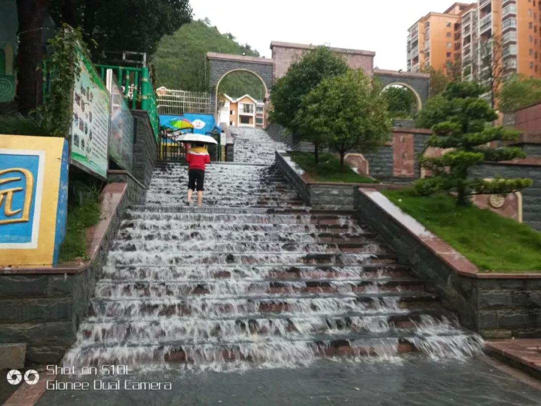 贵州黄果树瀑布开放了吗现在,贵州黄果树瀑布景区今天有雨吗