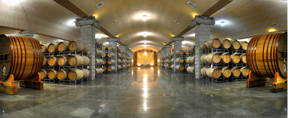 王朝酒业：匠心打造做好中国人自己的葡萄酒