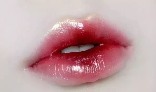 新手化妆必备化妆品学生平价,新手化妆淡妆必备化妆品