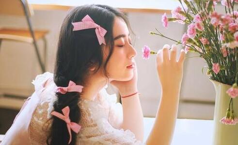 女生来大姨妈了怎么说些暖心的话,女朋友来大姨妈怎么说暖心的话