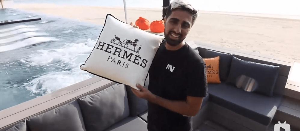 迪拜小哥豪宅,迪拜土豪哥卖劳斯莱斯