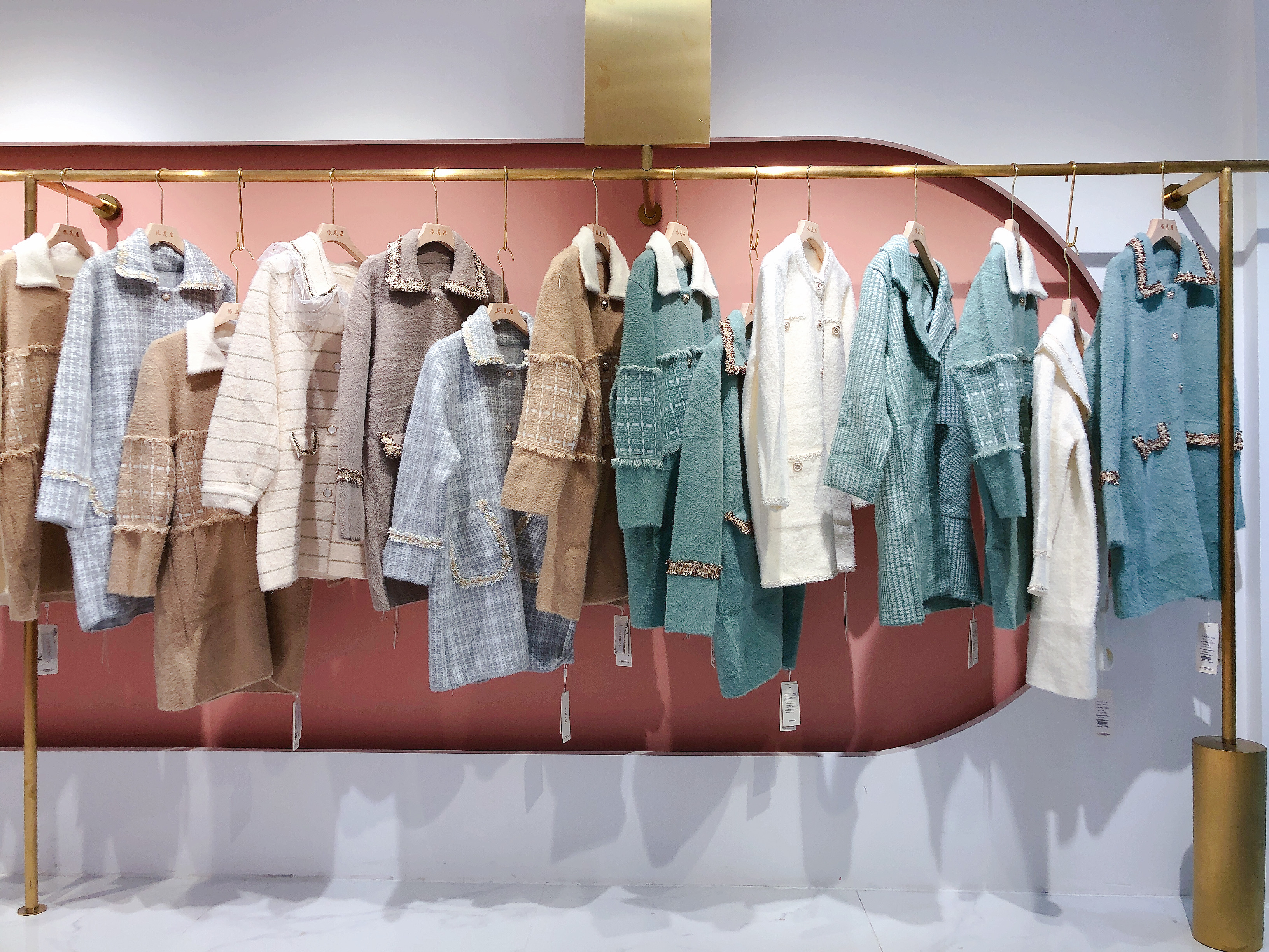 夏天尾货女装库存一手货源批发,怎么才能拿到好的尾货