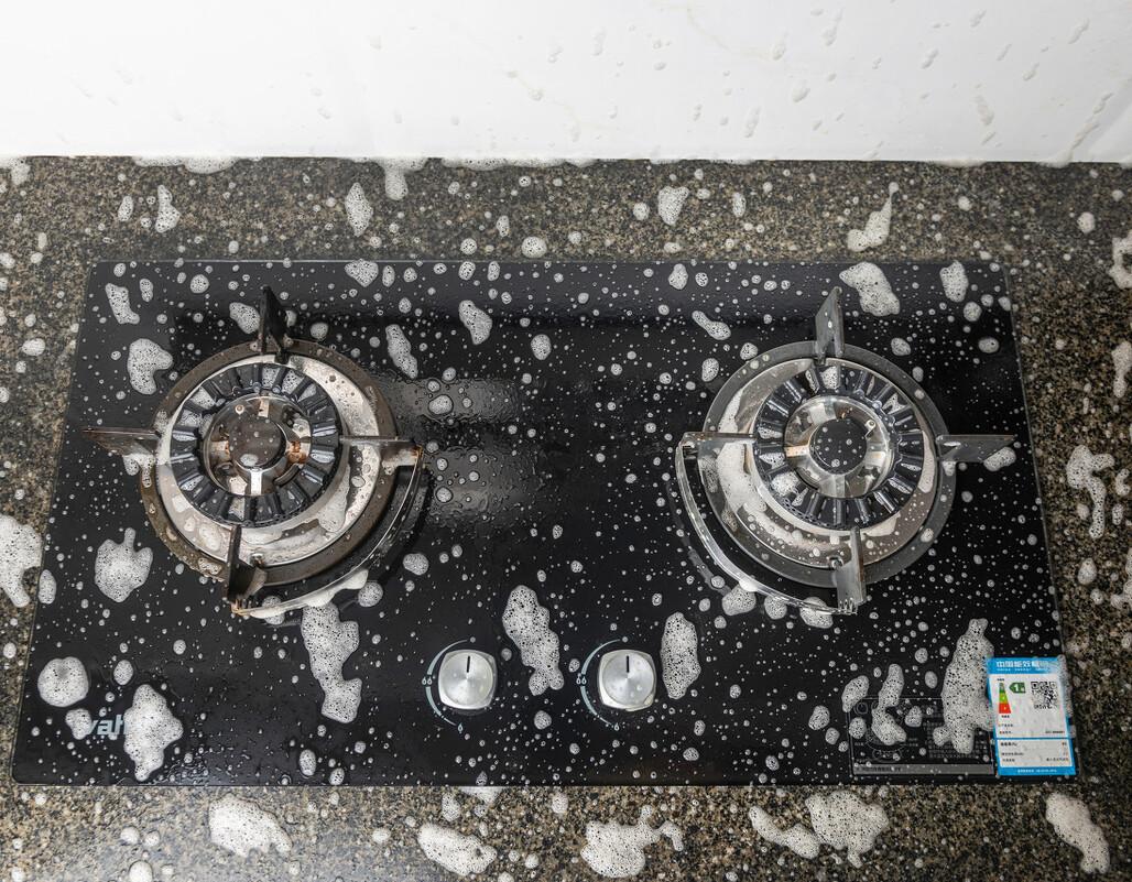 天然气火苗颜色发红是怎么回事,燃气灶火苗什么颜色正常