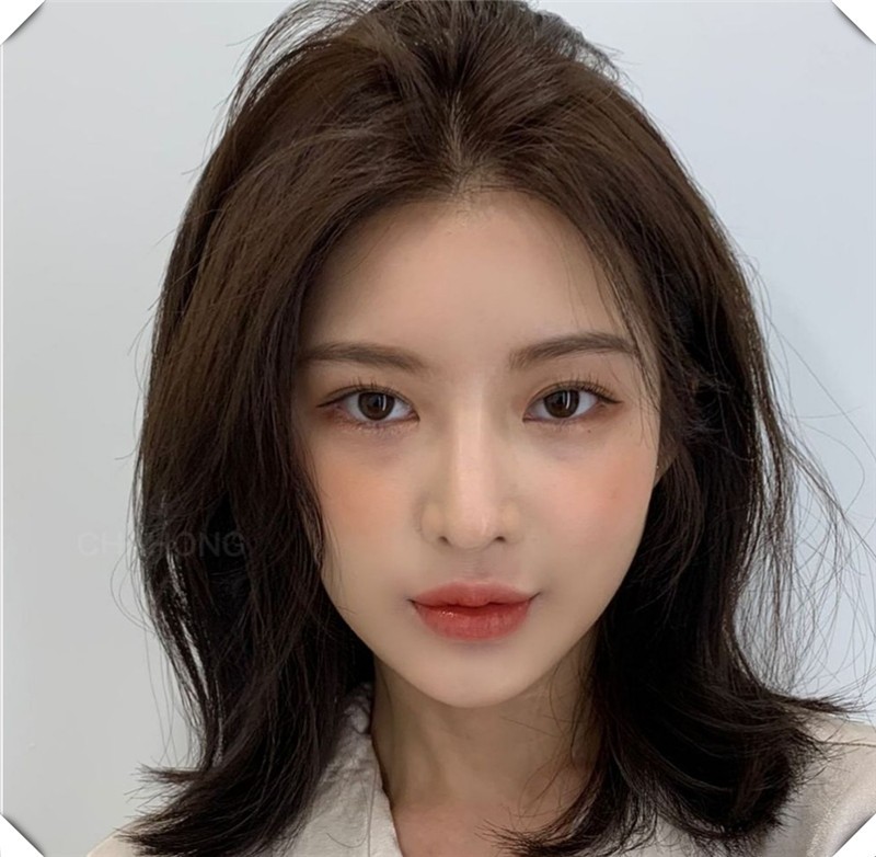 适合尖下巴的发型图片欣赏,下巴短适合什么样的发型图片欣赏