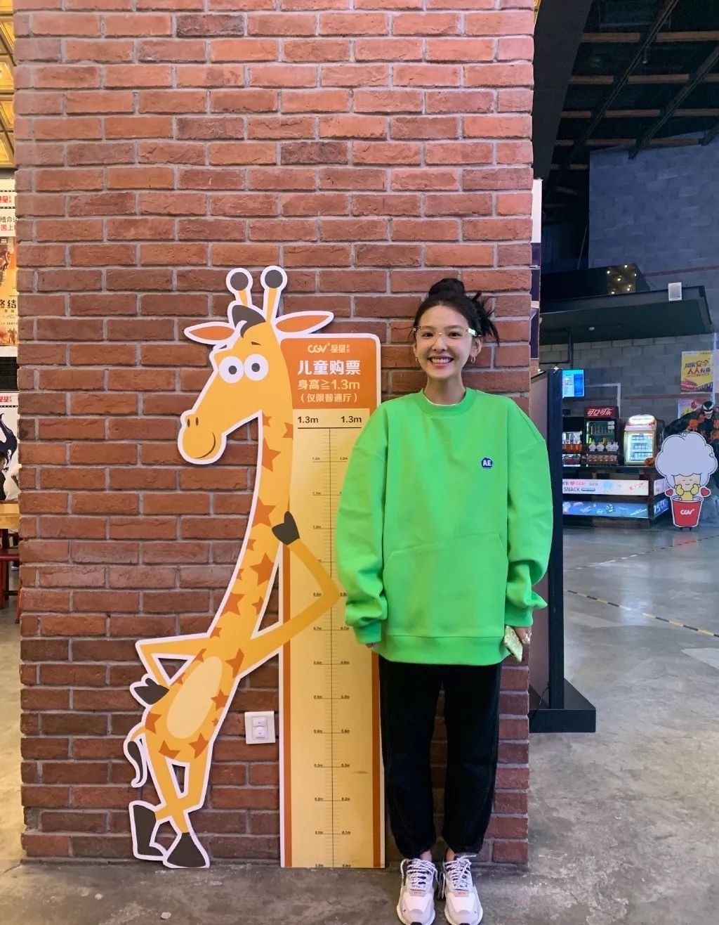 这周女艺人们穿了啥潮流尖儿货刘雯的夹克我先锁了